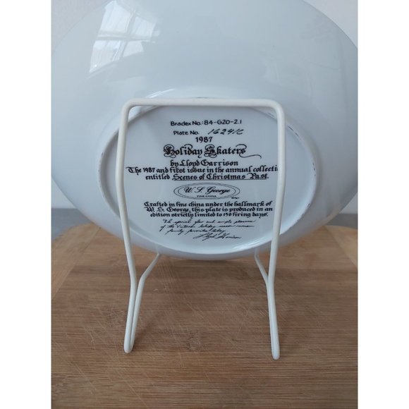 Collectors Plate, W. L. George "Holiday Skaters" by Lloyd Garrison, First Issue, - Picture 4 of 4